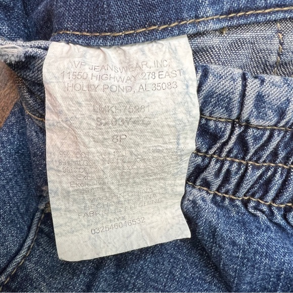 Lee At The Waist Size 8 Petite Denim Capri with Worn Distressed Areas - Picture 10 of 11